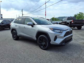 Used 2021 Toyota RAV4 LE image 1