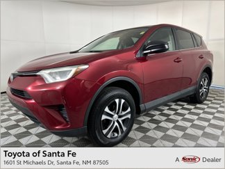 Used 2018 Toyota RAV4 LE image 1