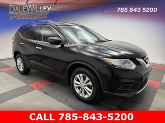 Used 2016 Nissan Rogue SV image 1