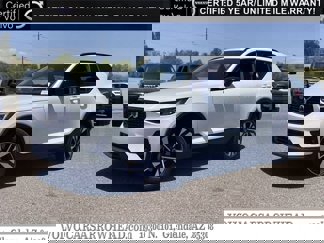 Certified 2024 Volvo XC40 B5 Plus w/ Climate Package image 1