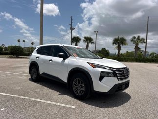 Used 2024 Nissan Rogue S image 1