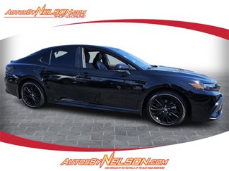 Used 2022 Toyota Camry SE image 1