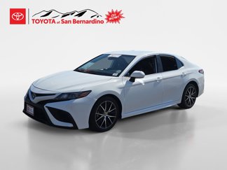 Certified 2022 Toyota Camry SE image 1
