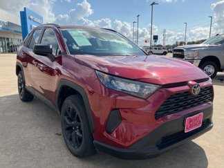 Used 2021 Toyota RAV4 LE image 1