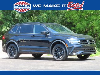 Used 2022 Volkswagen Tiguan SE R-Line image 1