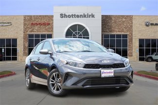Used 2023 Kia Forte LXS image 1