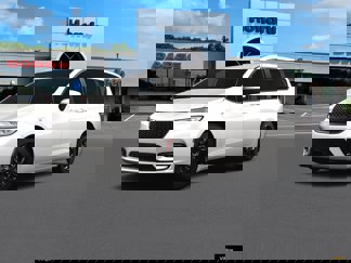 New 2023 Chrysler Pacifica Touring-L w/ Uconnect Theater Family Group image 1