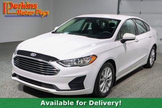 Used 2020 Ford Fusion SE image 1