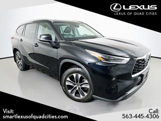 Used 2021 Toyota Highlander XLE image 1