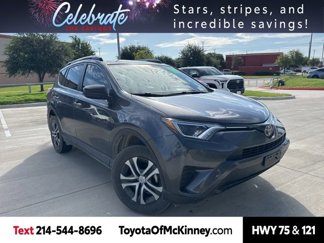 Used 2018 Toyota RAV4 LE image 1