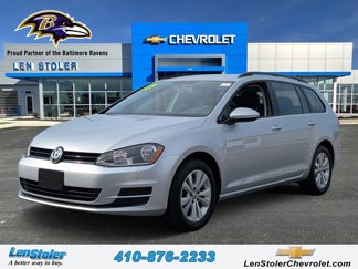 Used 2017 Volkswagen Golf S image 1
