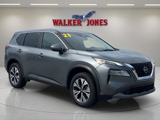 Used 2023 Nissan Rogue SV image 1