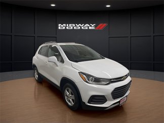 Used 2017 Chevrolet Trax LT w/ LT Convenience Package image 1