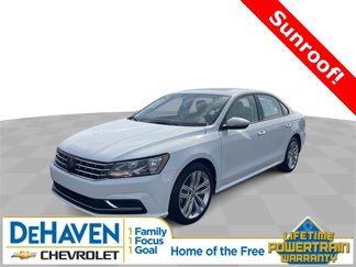 Used 2019 Volkswagen Passat 2.0T Wolfsburg image 1