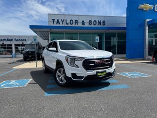 Used 2024 GMC Terrain SLE image 1