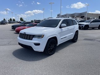 Used 2021 Jeep Grand Cherokee Laredo X image 1