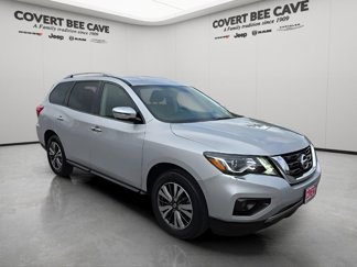 Used 2018 Nissan Pathfinder SV image 1