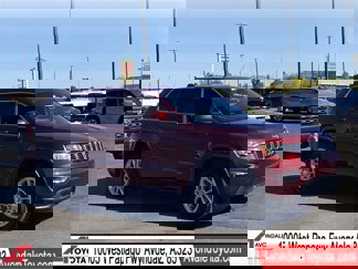 Used 2019 Jeep Grand Cherokee Laredo image 1