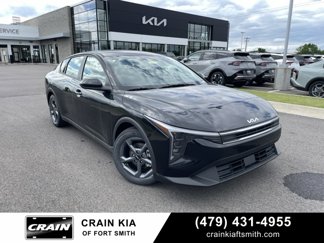 New 2025 Kia K4 LXS image 1