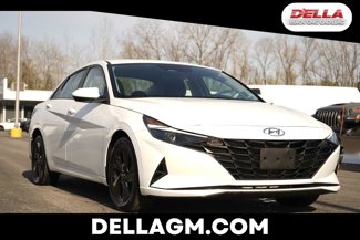 Used 2023 Hyundai Elantra SEL image 1