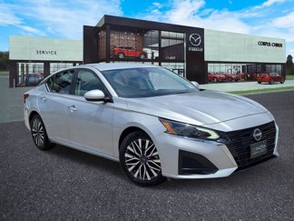 Used 2023 Nissan Altima 2.5 SV image 1