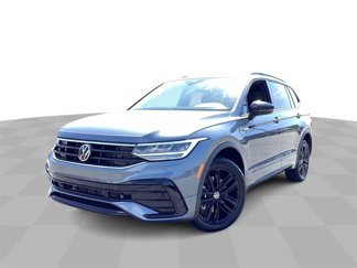 Used 2022 Volkswagen Tiguan SE R-Line image 1