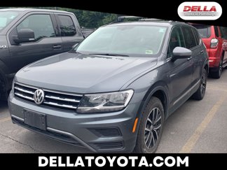 Used 2021 Volkswagen Tiguan SE w/ Panoramic Sunroof Package image 1