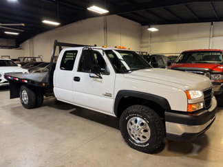 Used 2006 Chevrolet Silverado 3500 2WD Extended Cab w/ Heavy-Duty Power Package image 1