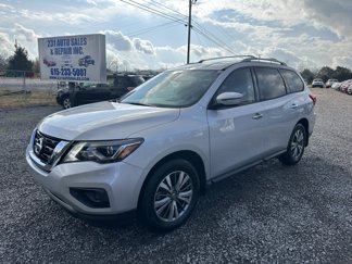 Used 2020 Nissan Pathfinder S image 1