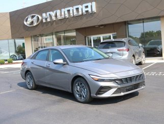 New 2024 Hyundai Elantra SEL image 1
