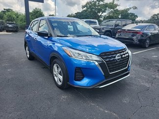 Used 2023 Nissan Kicks S image 1