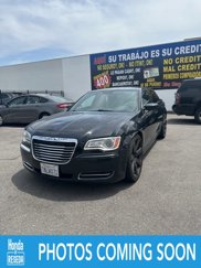 Used 2013 Chrysler 300 image 1