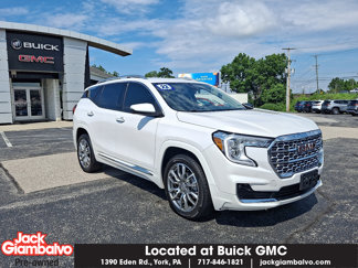 Used 2022 GMC Terrain Denali image 1