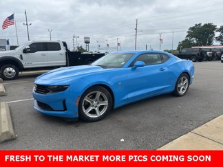 Used 2023 Chevrolet Camaro LT image 1