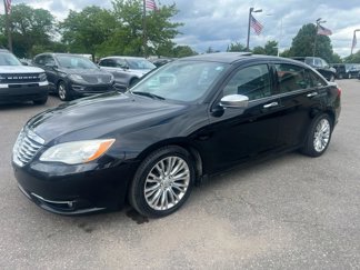 Used 2012 Chrysler 200 Limited image 1