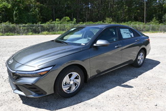 New 2025 Hyundai Elantra SE image 1