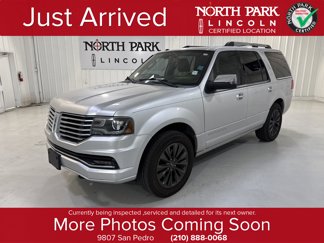 Used 2017 Lincoln Navigator Select image 1