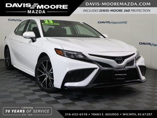 Used 2023 Toyota Camry SE image 1