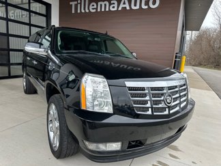 Used 2011 Cadillac Escalade ESV Premium image 1