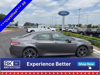 Used 2020 Toyota Camry SE image 1