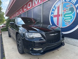 Used 2018 Chrysler 300 S w/ 300S Premium Group image 1