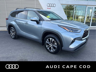 Used 2022 Toyota Highlander XLE image 1
