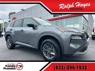 Used 2023 Nissan Rogue S image 1