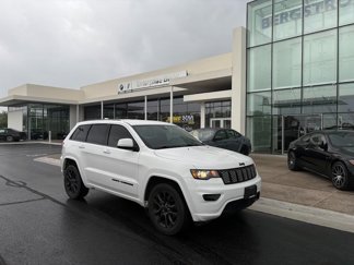 Used 2018 Jeep Grand Cherokee Altitude image 1