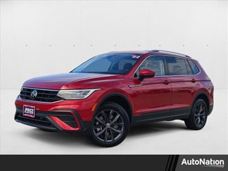 Used 2022 Volkswagen Tiguan SE image 1