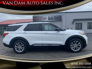 Used 2023 Ford Explorer XLT image 1