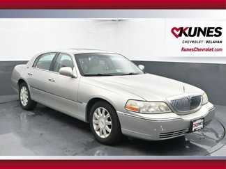 Used 2007 Lincoln Town Car Signature Limited image 1