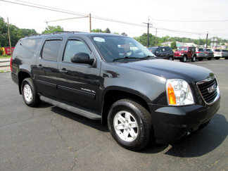 Used 2013 GMC Yukon XL SLT image 1