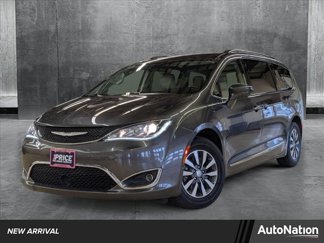 Used 2020 Chrysler Pacifica Touring-L Plus image 1