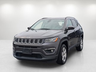 Used 2017 Jeep Compass Latitude w/ Popular Equipment Group image 1